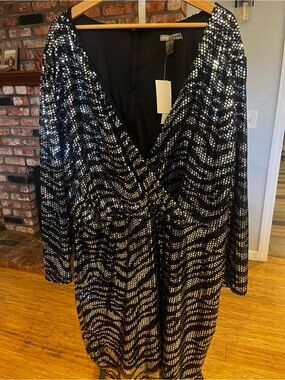 Love X Design PTP 26 Black Sequin Long Sleeve Dress